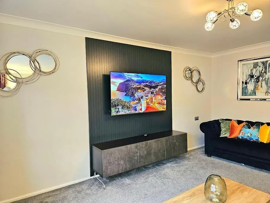 Lovely 3 Bedroom Apartment By Sensational Stay Short Lets & Service Accommodation With 6 Beds Edynburg