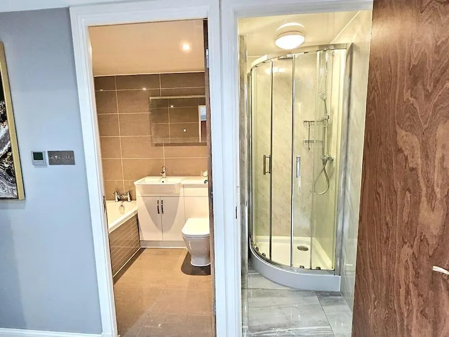 Lovely 3 Bedroom Apartment By Sensational Stay Short Lets & Service Accommodation With 6 Beds Edynburg