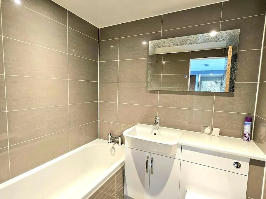 Lovely 3 Bedroom Apartment By Sensational Stay Short Lets & Service Accommodation With 6 Beds Edynburg 0*,  Wielka Brytania