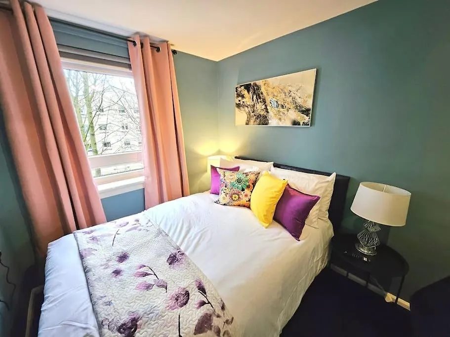 Lovely 3 Bedroom Apartment By Sensational Stay Short Lets & Service Accommodation With 6 Beds Edynburg