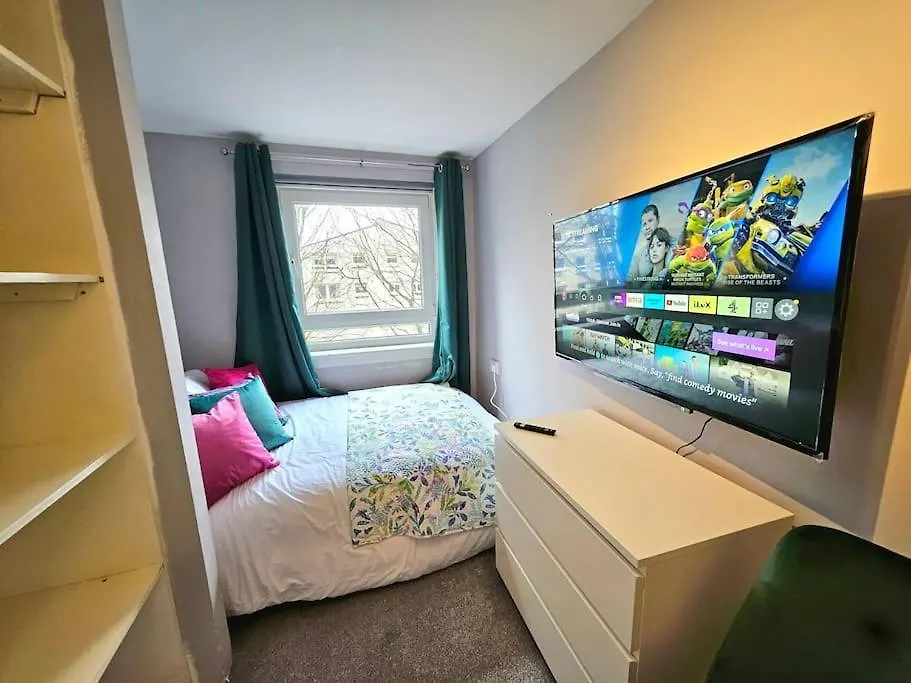 Lovely 3 Bedroom Apartment By Sensational Stay Short Lets & Service Accommodation With 6 Beds Edynburg