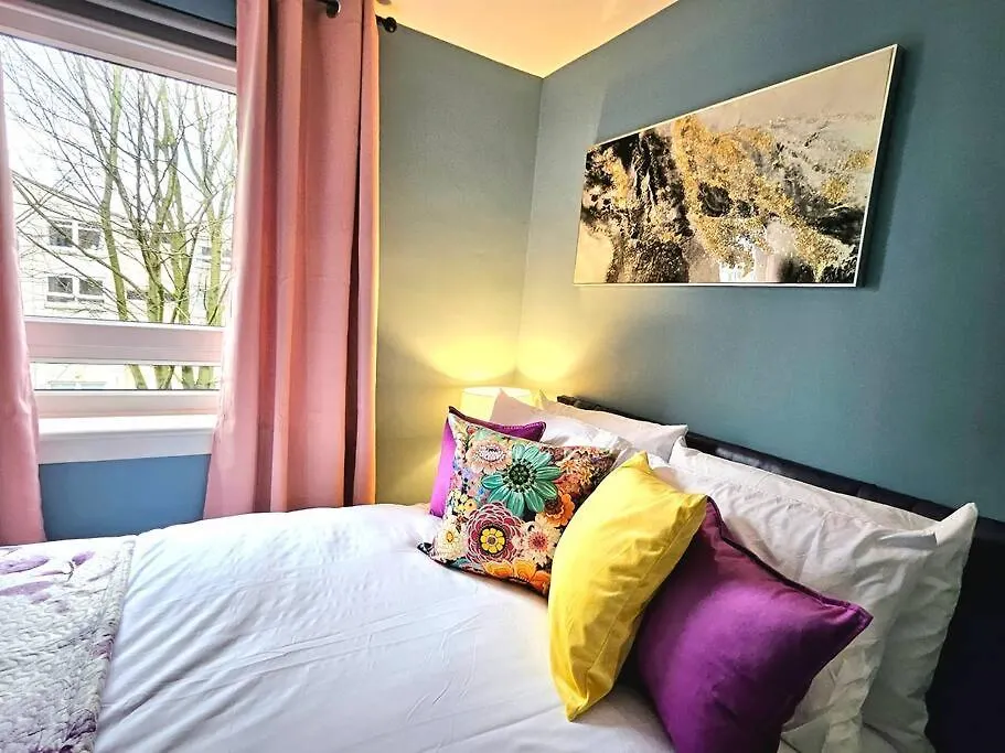 Lovely 3 Bedroom Apartment By Sensational Stay Short Lets & Service Accommodation With 6 Beds Edynburg