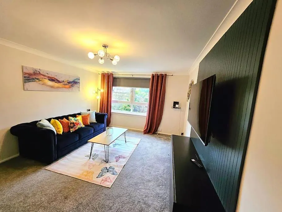 Lovely 3 Bedroom Apartment By Sensational Stay Short Lets & Service Accommodation With 6 Beds Edinburgh